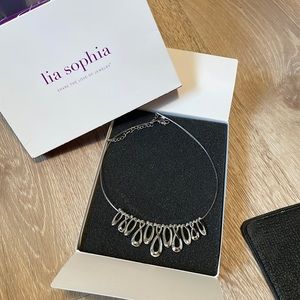 Infinity interlope necklace